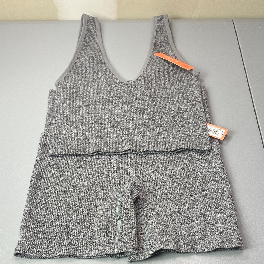 Colsie Heather Gray Ribbed V-Neck Lounge Tank & Shorts Set - Picture 2 of 11